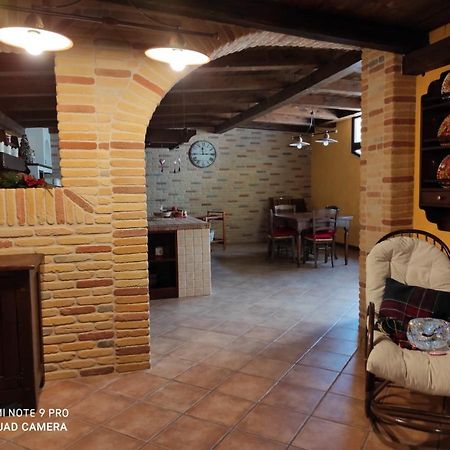 La Taverna Di Lulu Arnesano Buitenkant foto