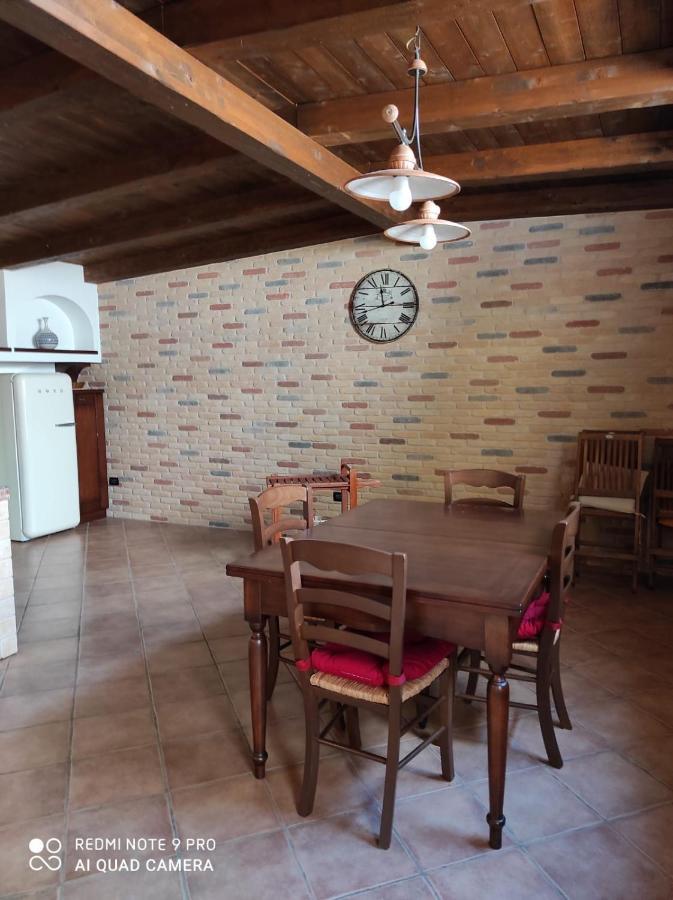 La Taverna Di Lulu Arnesano Buitenkant foto